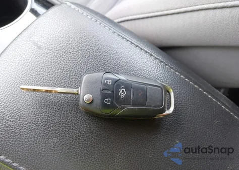 2016 Ford Fusion Hybrid S z USA, uszkodzony, nr VIN 3FA6P0UU8GR292712